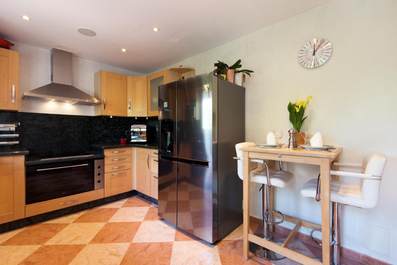 Villa Palm Beach Marina Benalmadena 3 Min Walking From The Sea Exterior photo