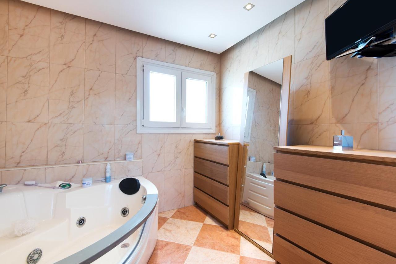 Villa Palm Beach Marina Benalmadena 3 Min Walking From The Sea Exterior photo
